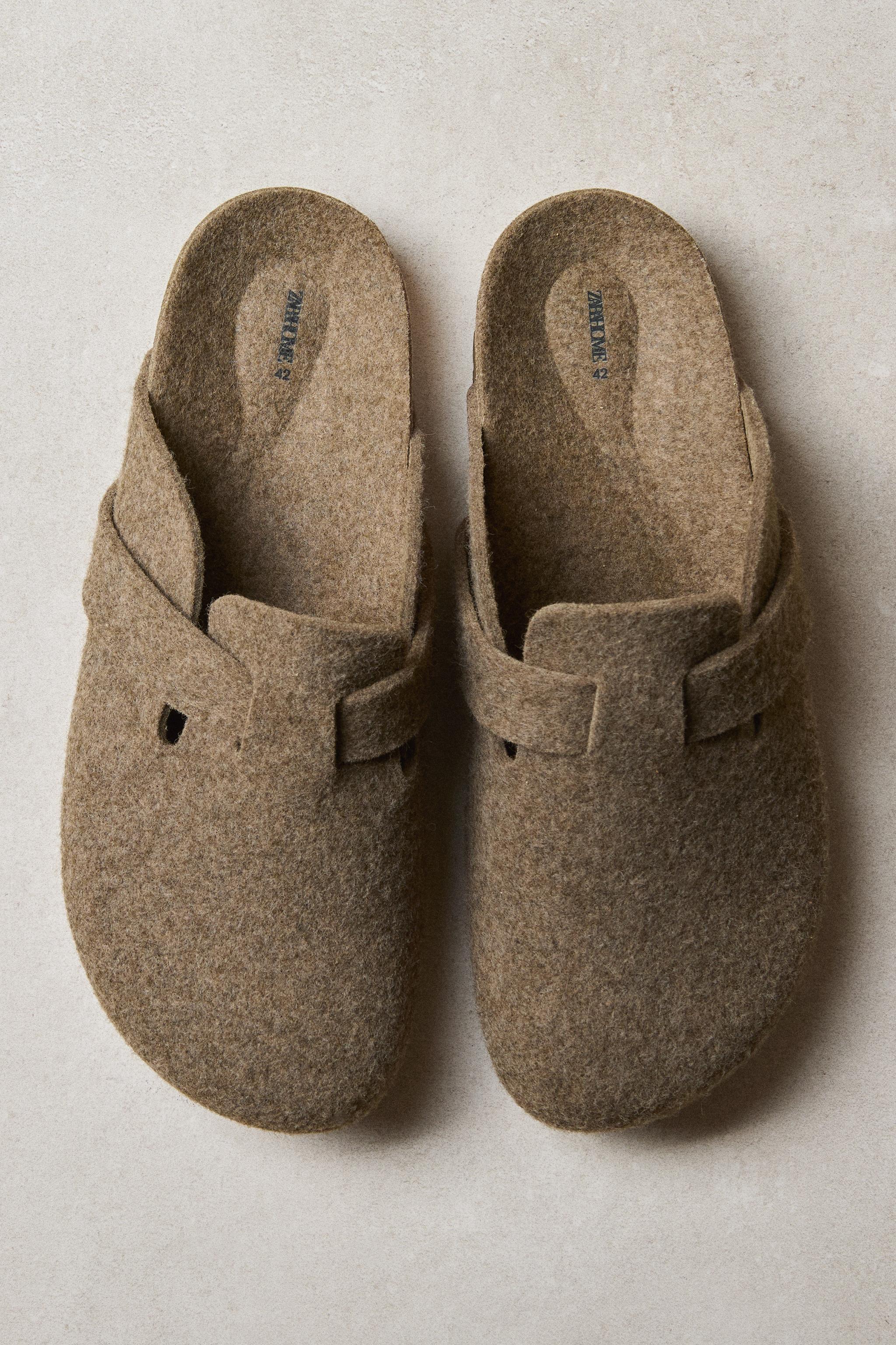 FELT CLOGS WITH STRAP